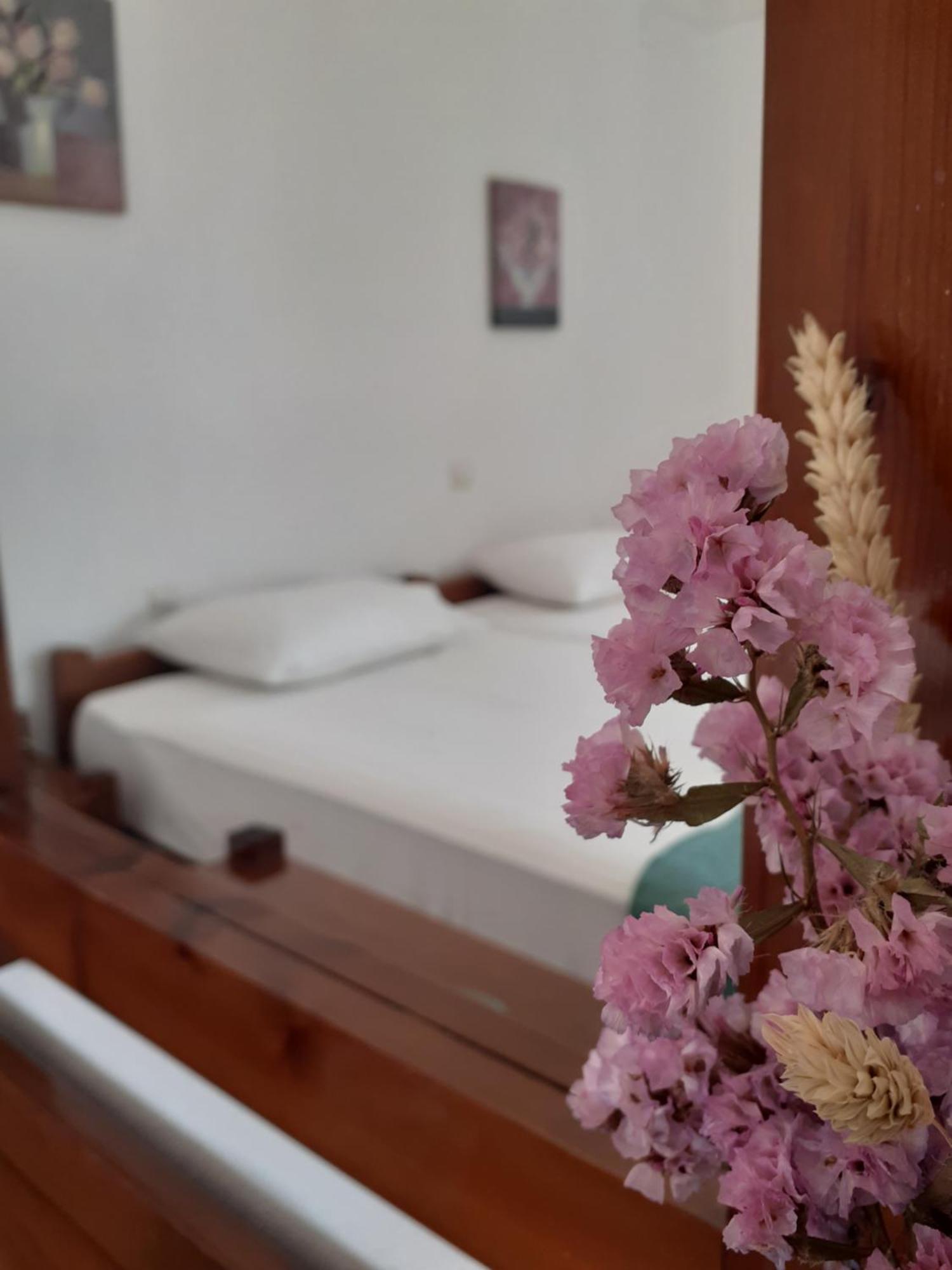 מילאטוס Antigoni Apartments 'Lavender Room' מראה חיצוני תמונה